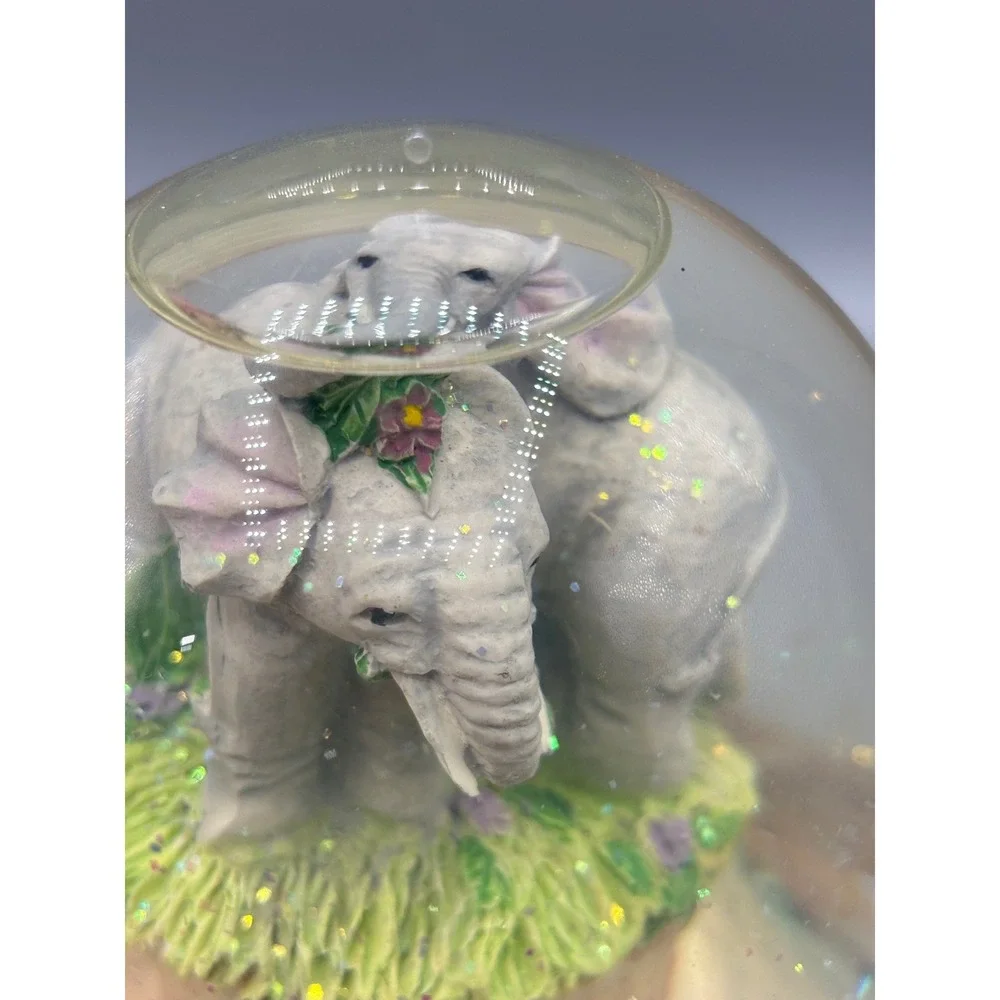 Vtg Born Free Elephant Snow Globe Musical Water Ball‎ Glitter Shaker Decor